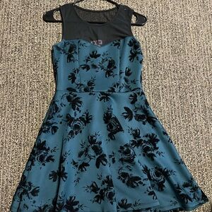 Trixxi Dress in Hunter Green and Black